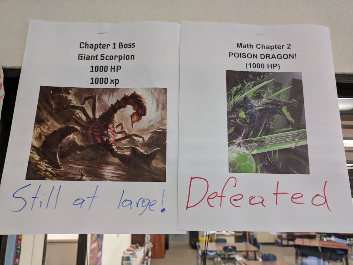 Meklēšanas plakāti matemātikas nodaļu bosiem klasē